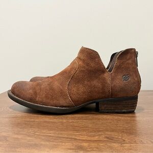 Women’s Born leather booties size 7.5